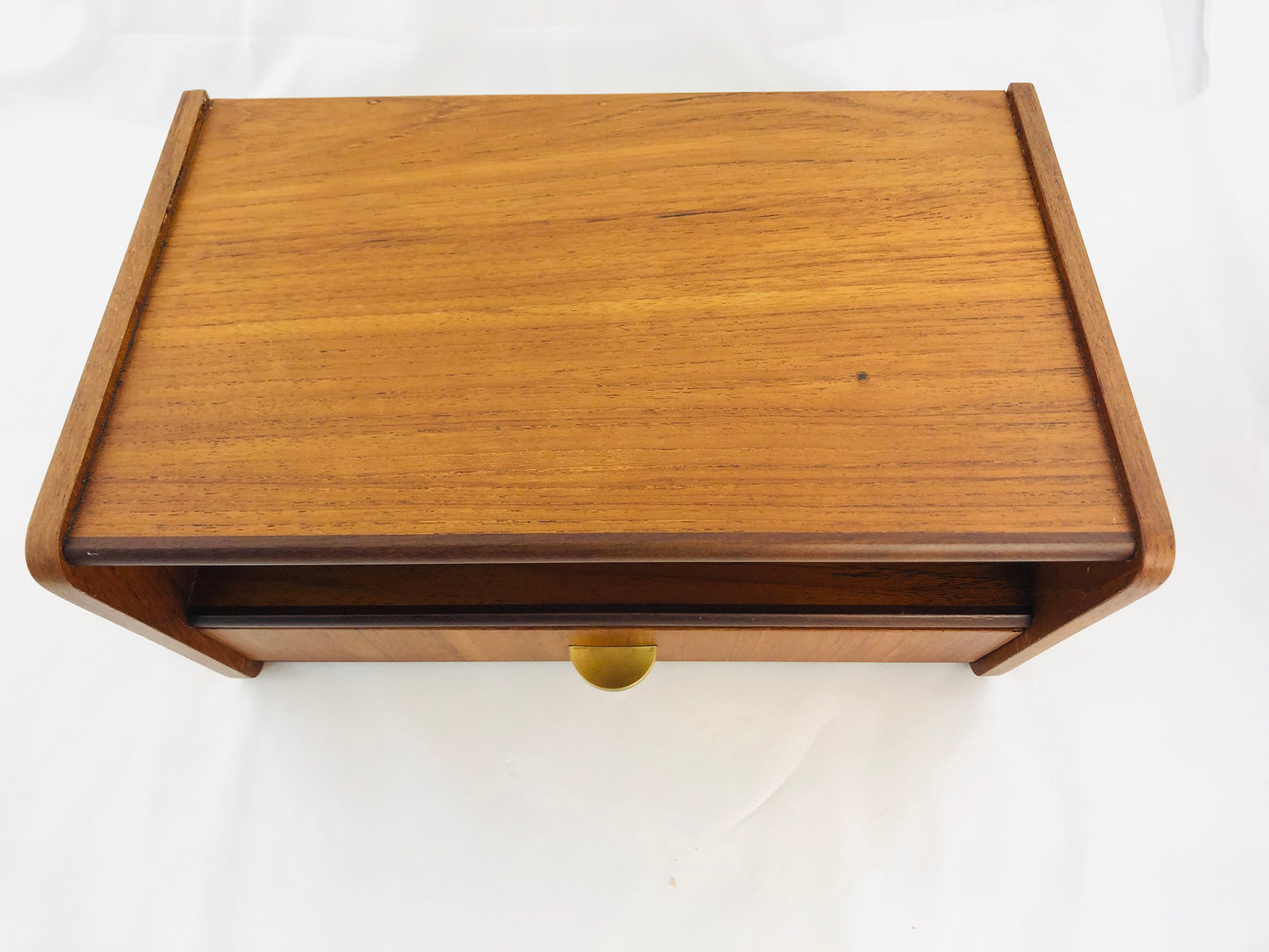 
                  
                    Mid-centry Wall Mounted Bedside Shelf with Drawer (21654)
                  
                
