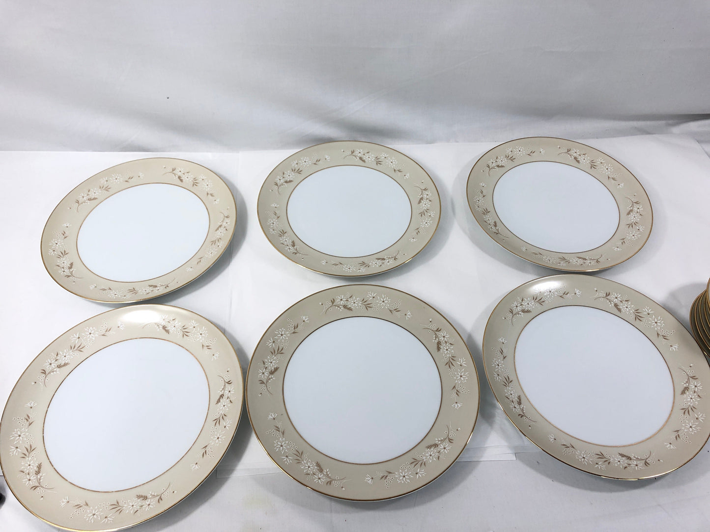 
                  
                    Noritake Chadwick (6786) 36 Piece Dinner Set (19300)
                  
                