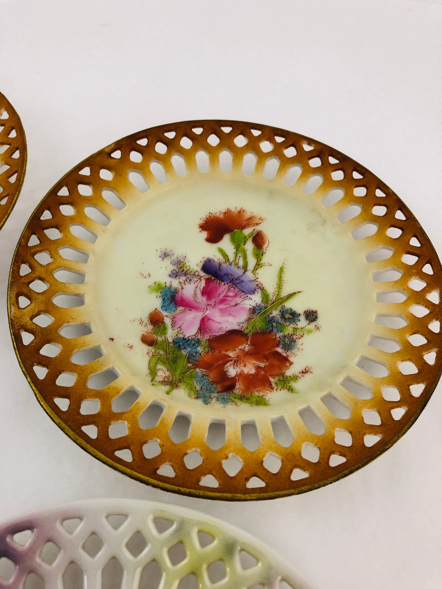 
                  
                    Porcelain Pierced Rim Plate  "Victoria / Czechoslovakia" x 4 (21350)
                  
                