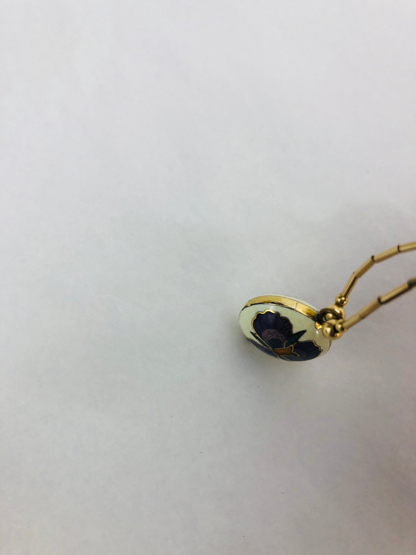 
                  
                    Rolled Gold Tube Necklace with Pendent (21598)
                  
                