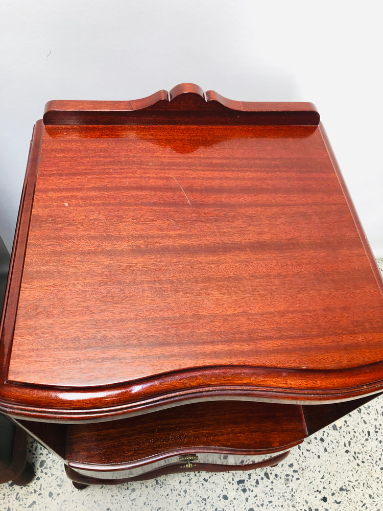 
                  
                    Queen Anne Style Mahogany Bedsides x 2 (21767)
                  
                
