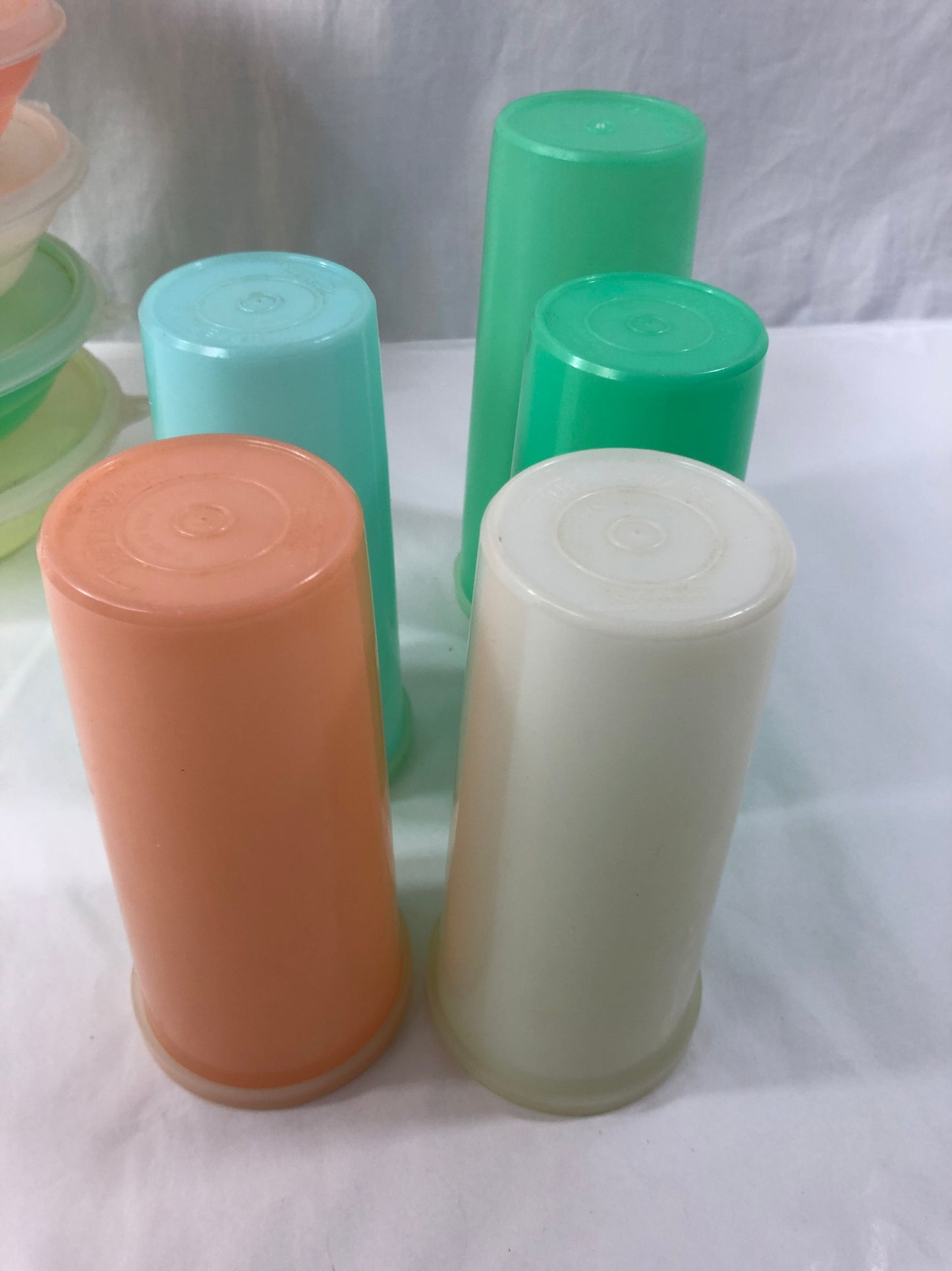 
                  
                    Vintage NZ Made Tupperware Bowls & Cups with Lids (21413)
                  
                