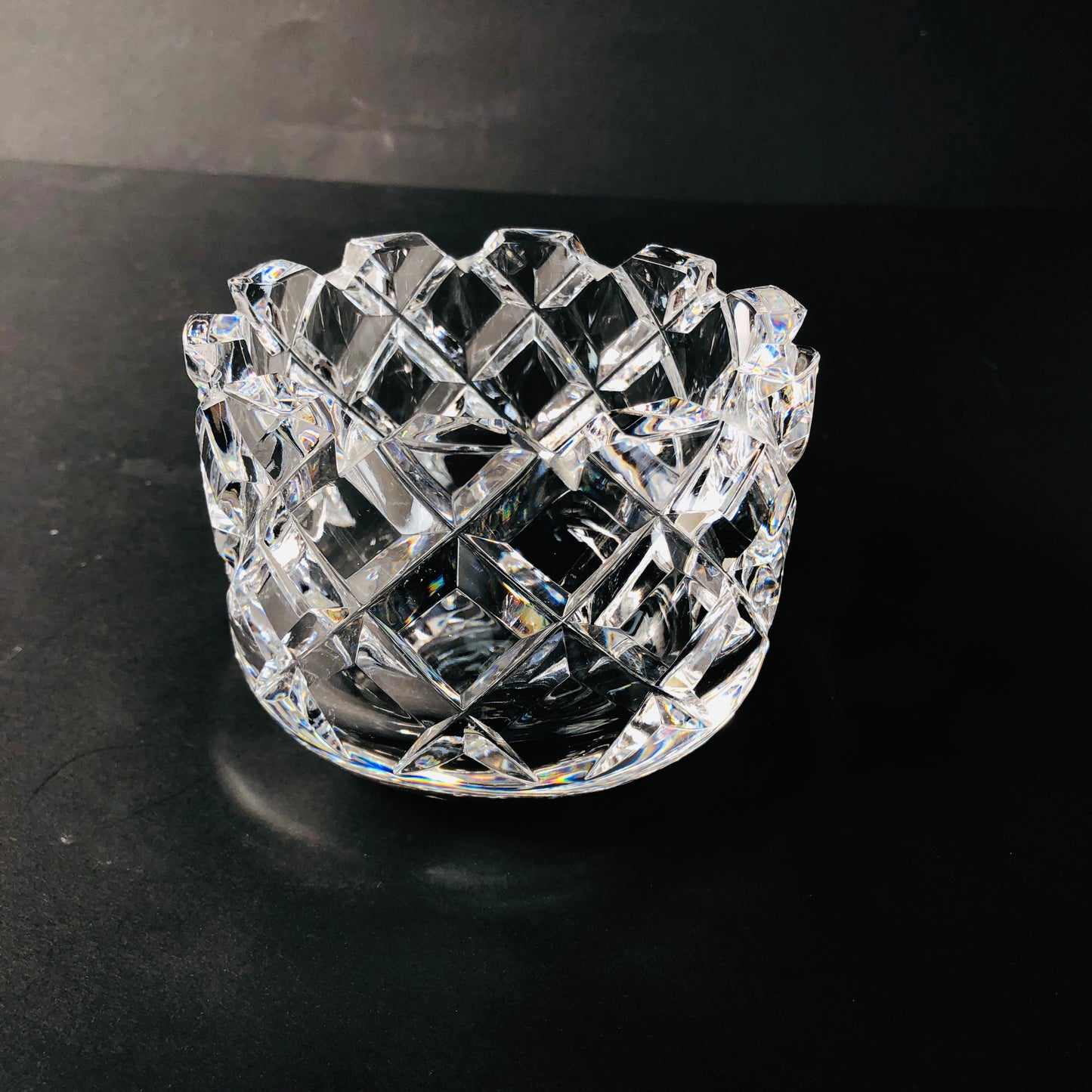 
                  
                    Vintage Orrefors Sofiero Cut Crystal Bowl (16599)
                  
                