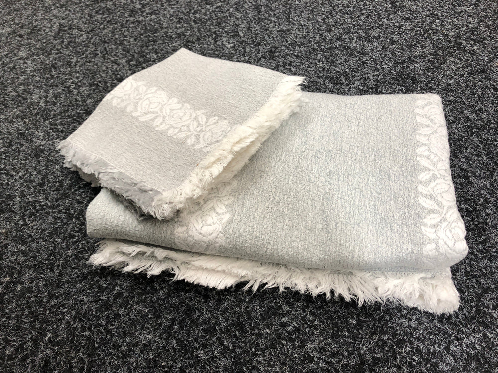 
                  
                    Grey Tablecloth With Napkins (21408)
                  
                