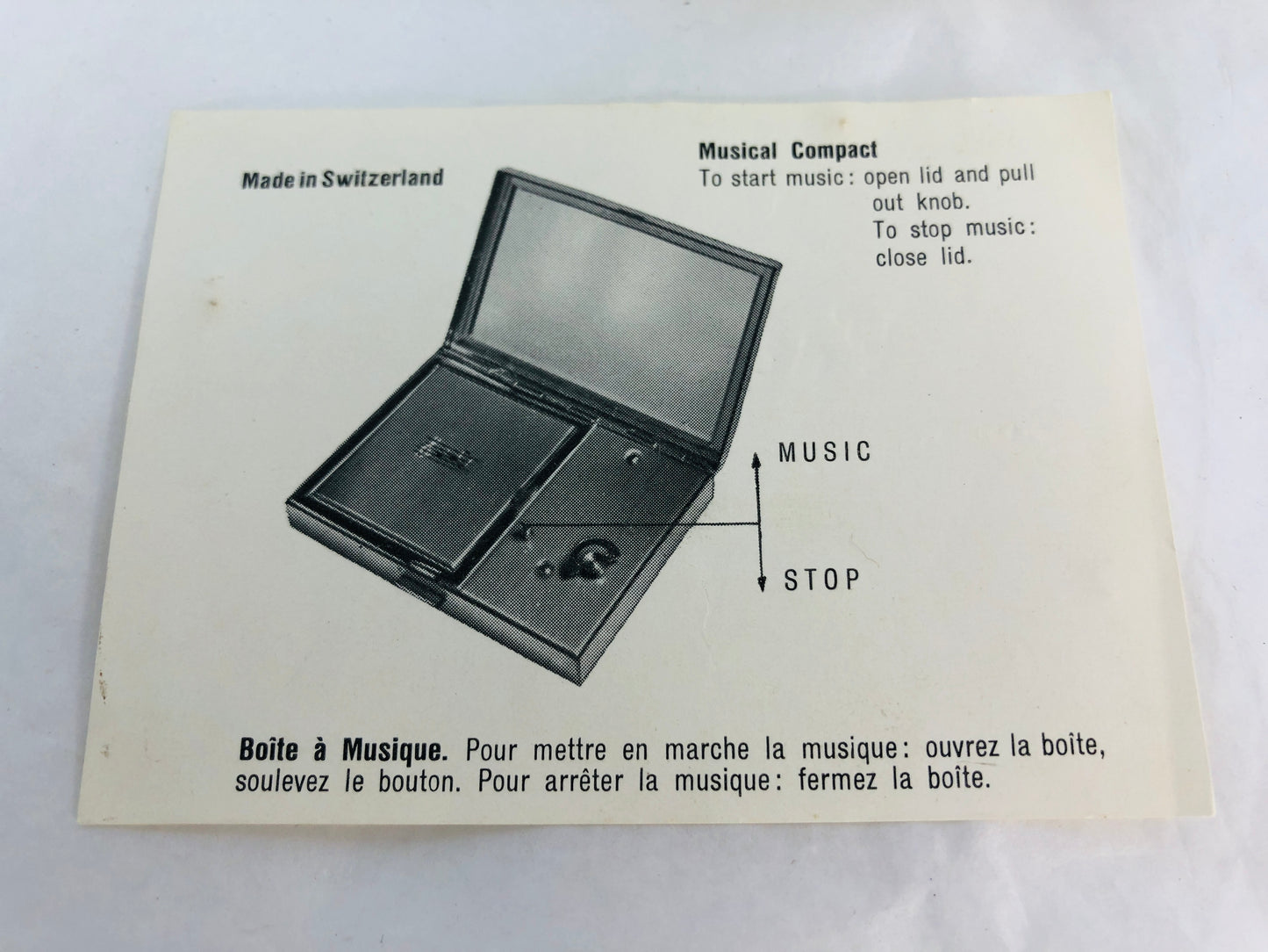 
                  
                    Vintage Agme Woman Musical Compact (21629)
                  
                
