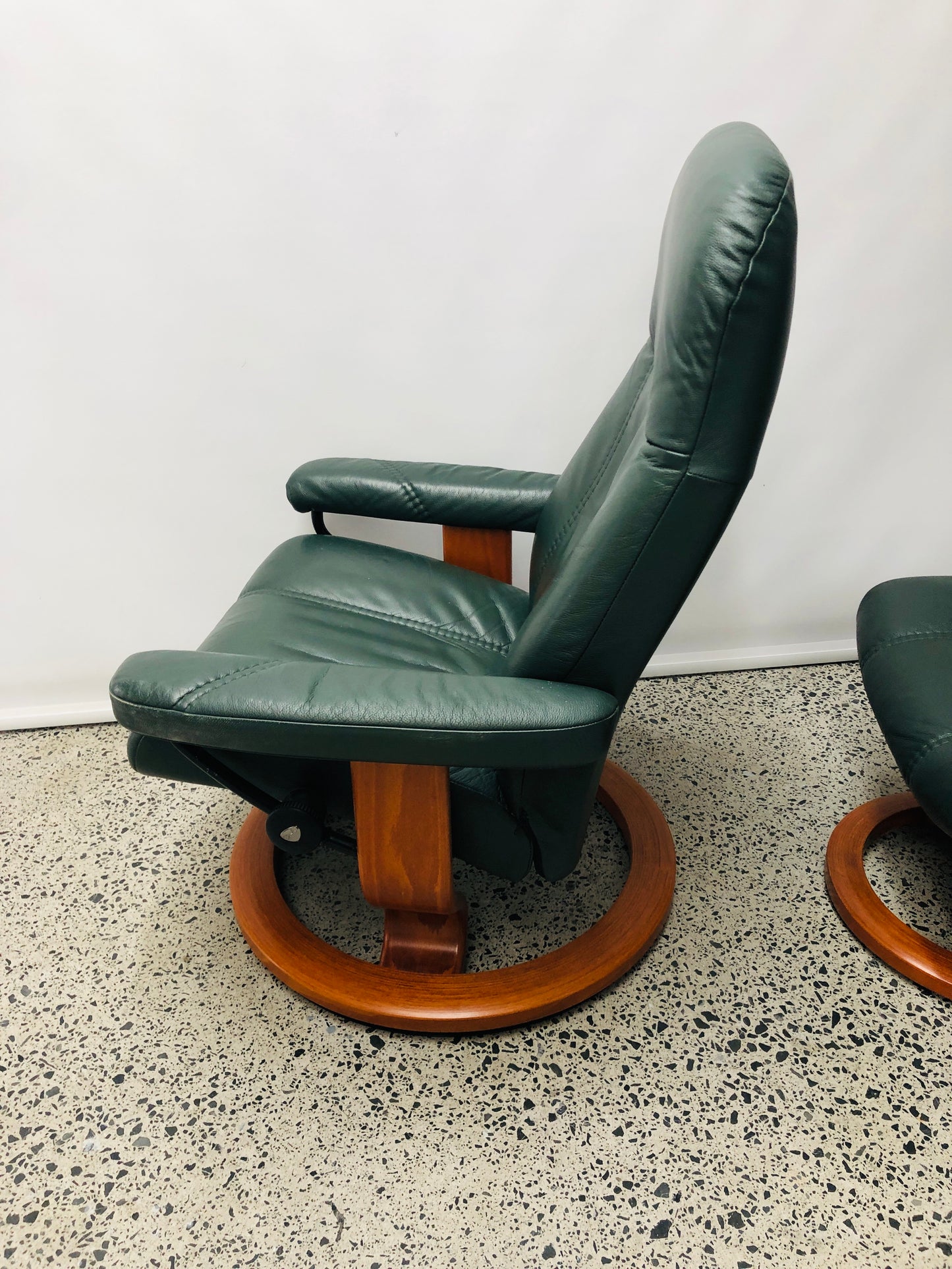 
                  
                    Genuine Stressless Chair and Footstool - Green (21645)
                  
                
