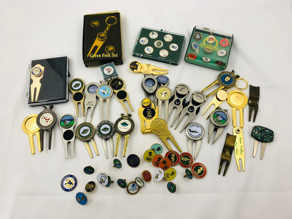 Box of Collectable Golfing Paraphernalia (20903)