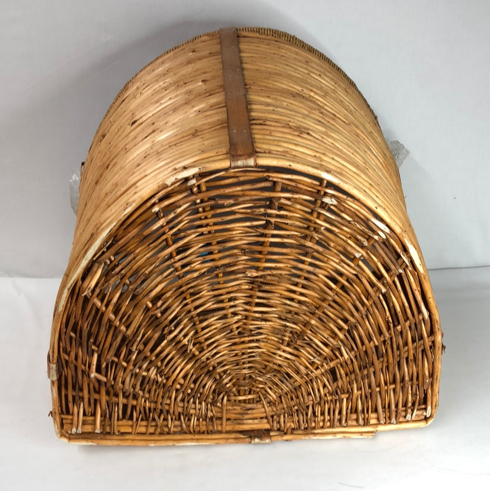 
                  
                    Large Half Round Basket (17213)
                  
                