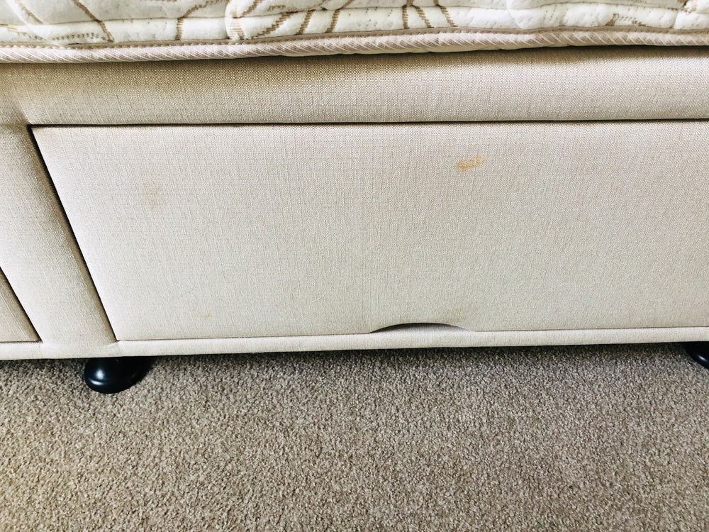 
                  
                    Queen Bed and Base - Woola - W2000 Mattress (21805)
                  
                