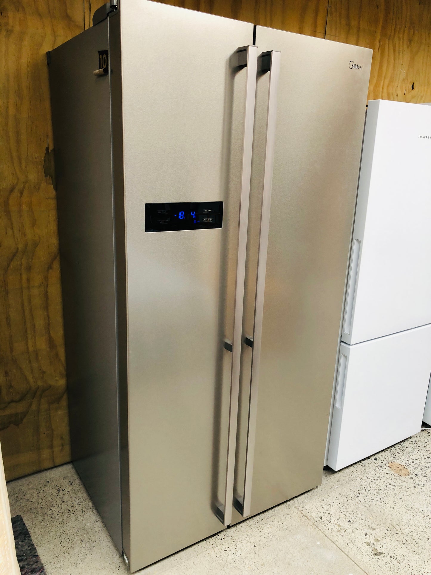 
                  
                    Midea - 584L Side by Side S/S Fridge Freezer (21601)
                  
                