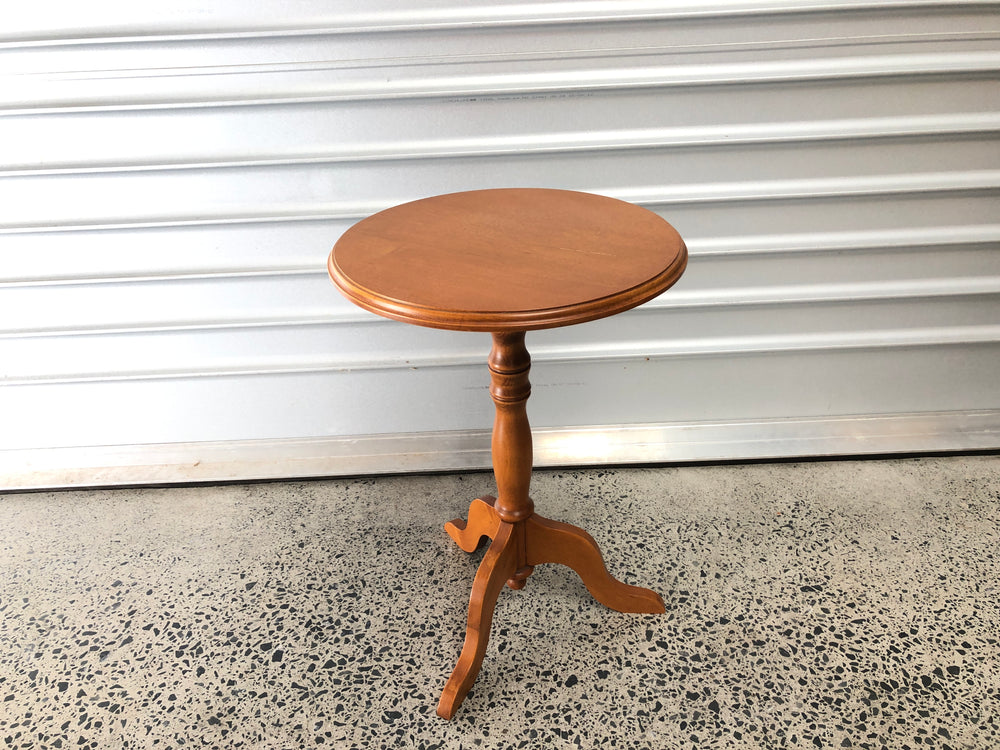 
                  
                    Round Pedestal Coffee Table (21403)
                  
                