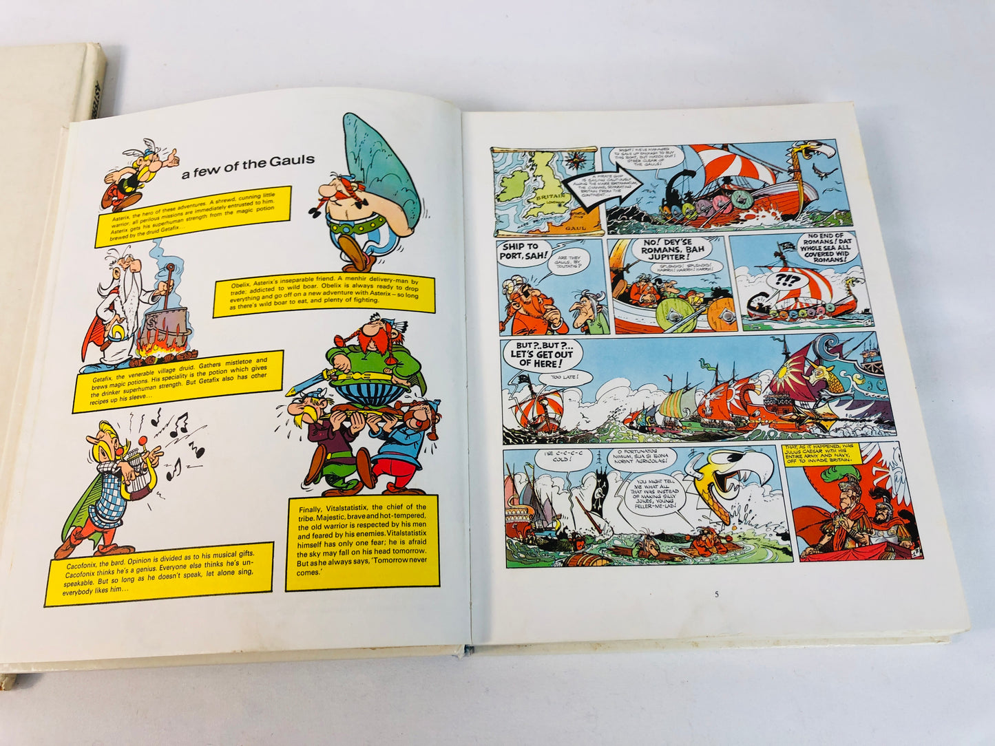 
                  
                    Asterix Books x 2 "Travels with..." "Great Divide (18217)
                  
                