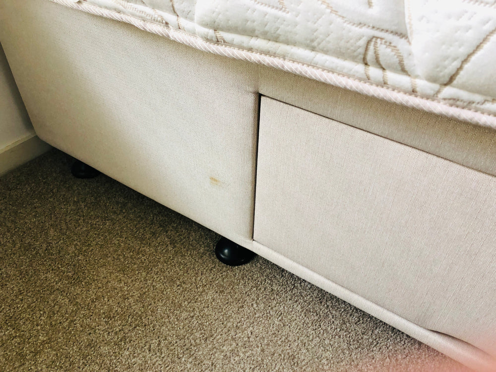 
                  
                    Queen Bed and Base - Woola - W2000 Mattress (21805)
                  
                