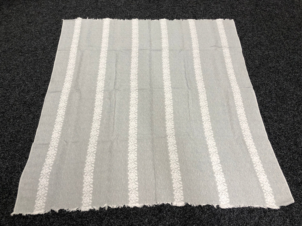
                  
                    Grey Tablecloth With Napkins (21408)
                  
                