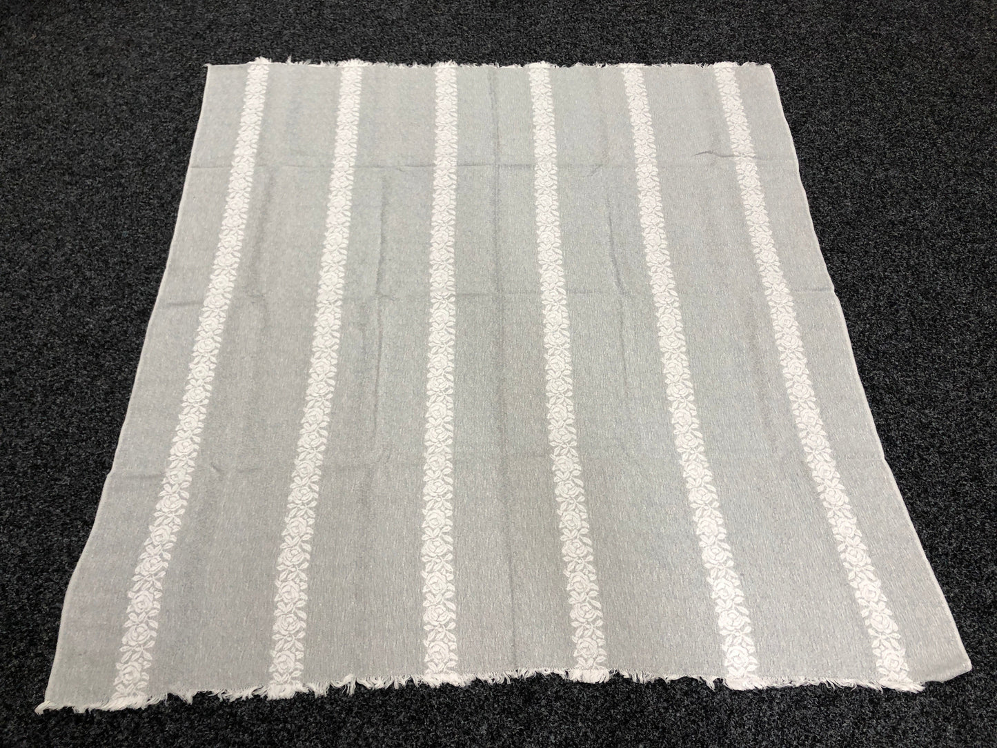 
                  
                    Grey Tablecloth With Napkins (21408)
                  
                