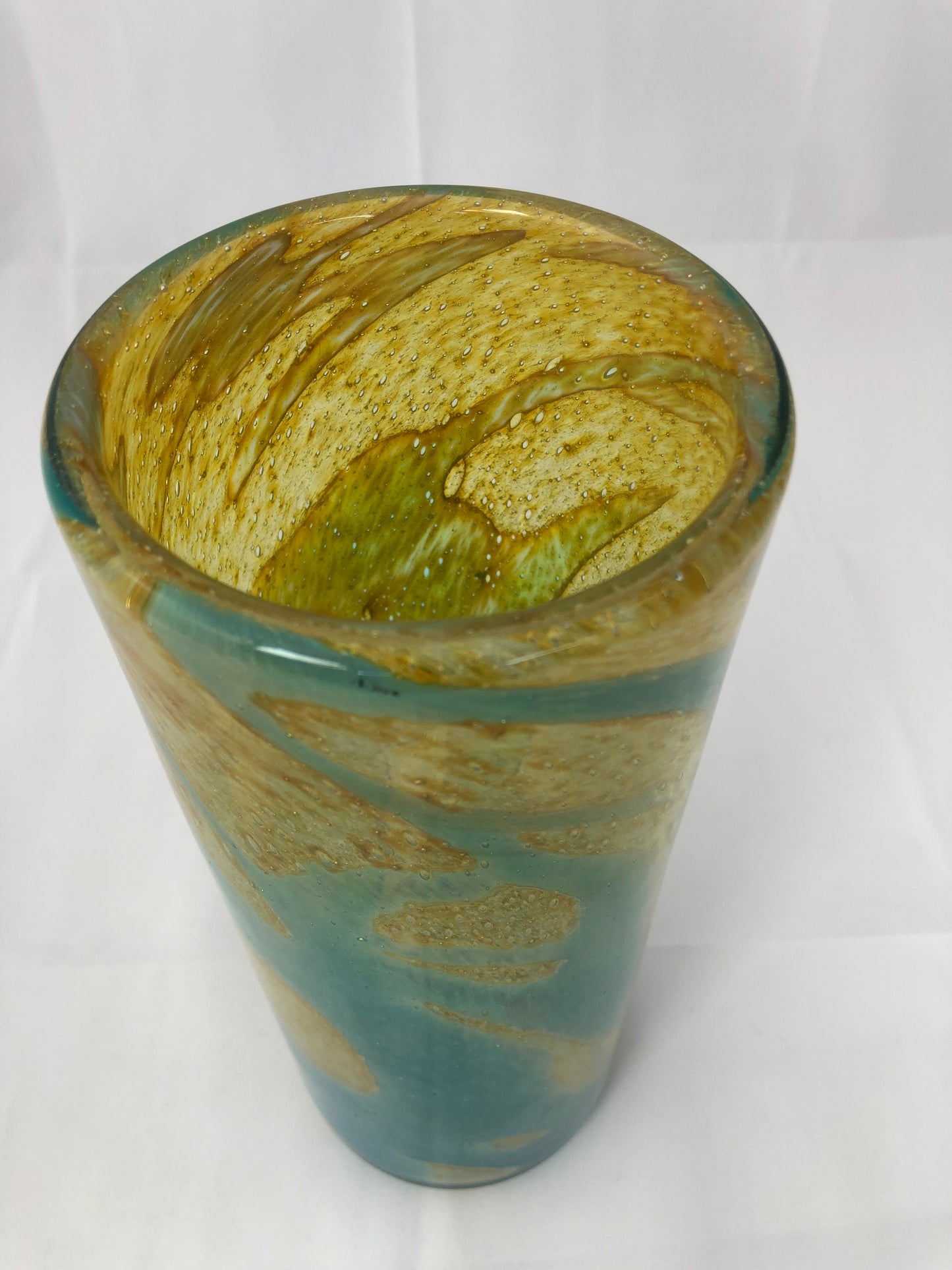 
                  
                    Heavy Art Glass Vase (20114)
                  
                