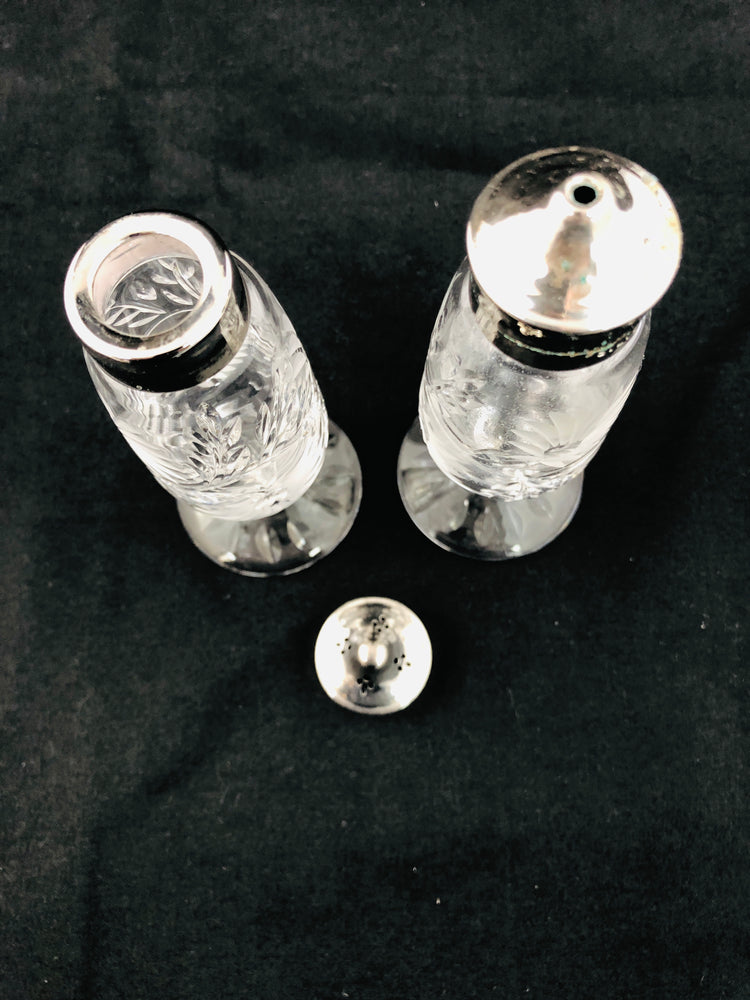 
                  
                    Stuart - Elegant Crystal Cut Salt & Pepper Shakers (21124)
                  
                