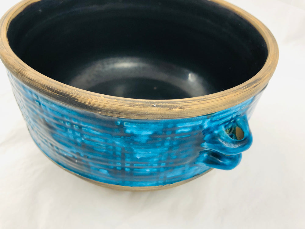 
                  
                    Beautifully Made Pottery Pot (21563)
                  
                