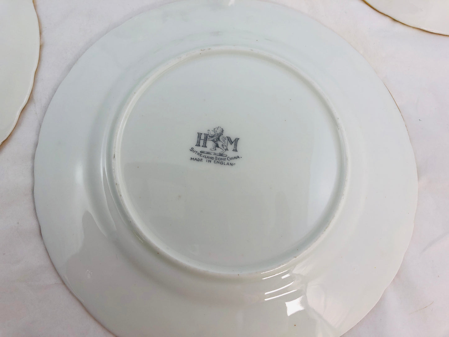 
                  
                    Sutherland Bone China Trio x 2 (21755)
                  
                