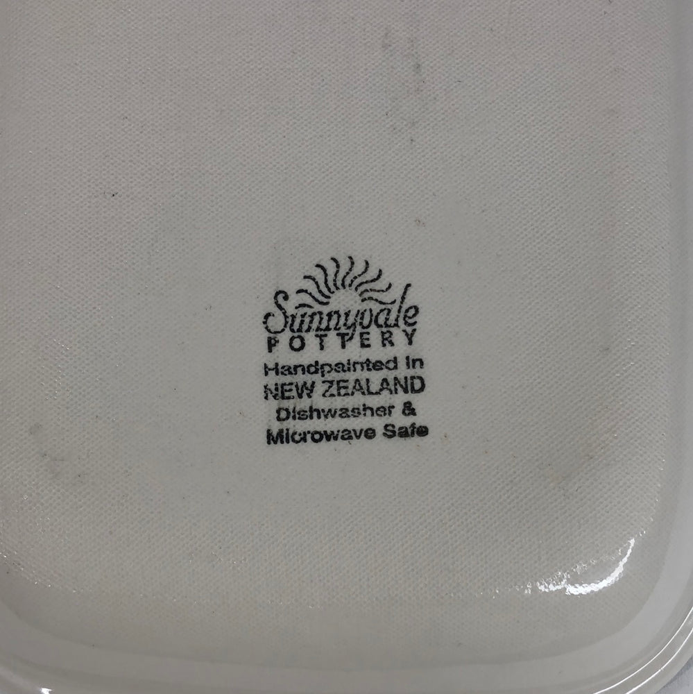 
                  
                    Sunnyvale Pottery NZ Dish (17520)
                  
                