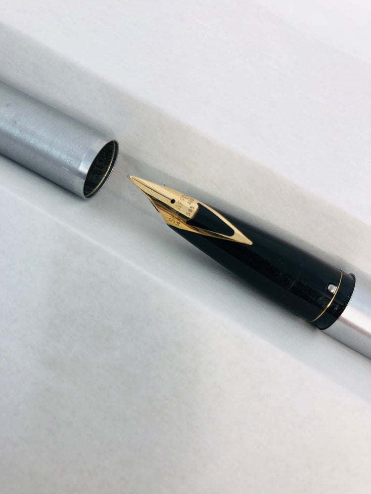 
                  
                    Vintage Sheaffer Fountain Pen - Gold Tip (21299)
                  
                