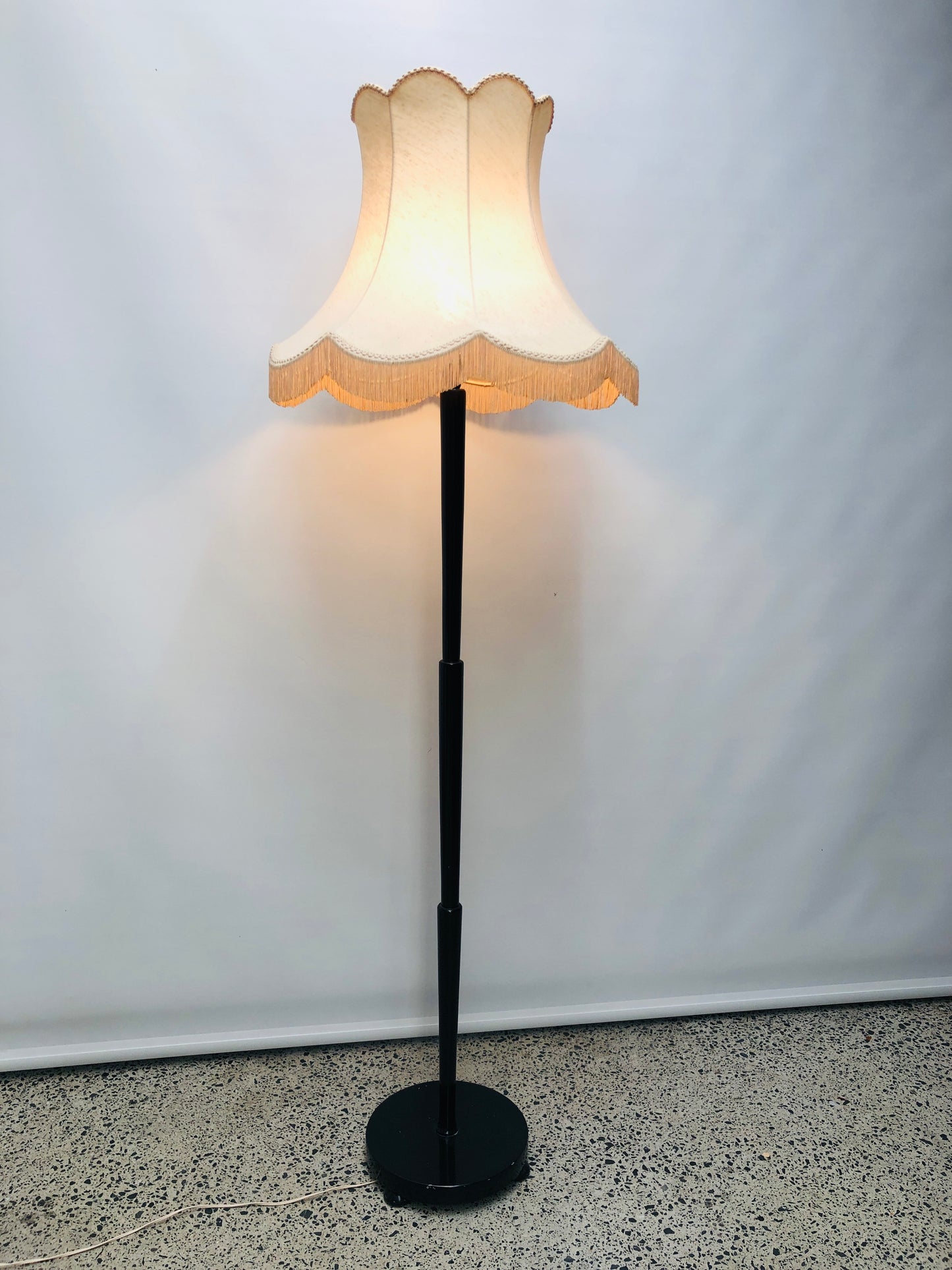 Vintage Lamp - Large Shade (21768)