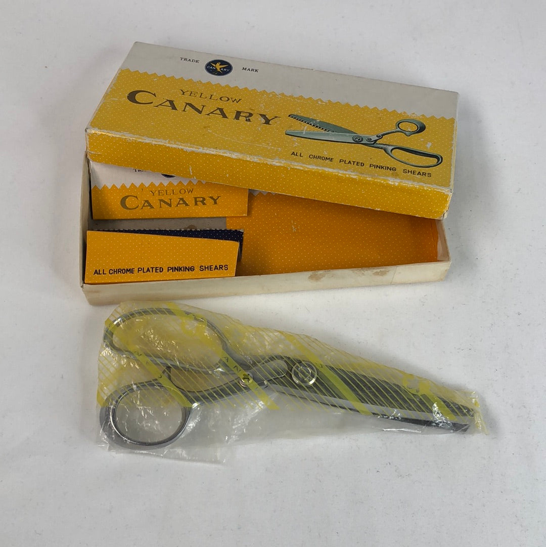 
                  
                    Vintage Yellow Canary Pinking Shears (17101)
                  
                