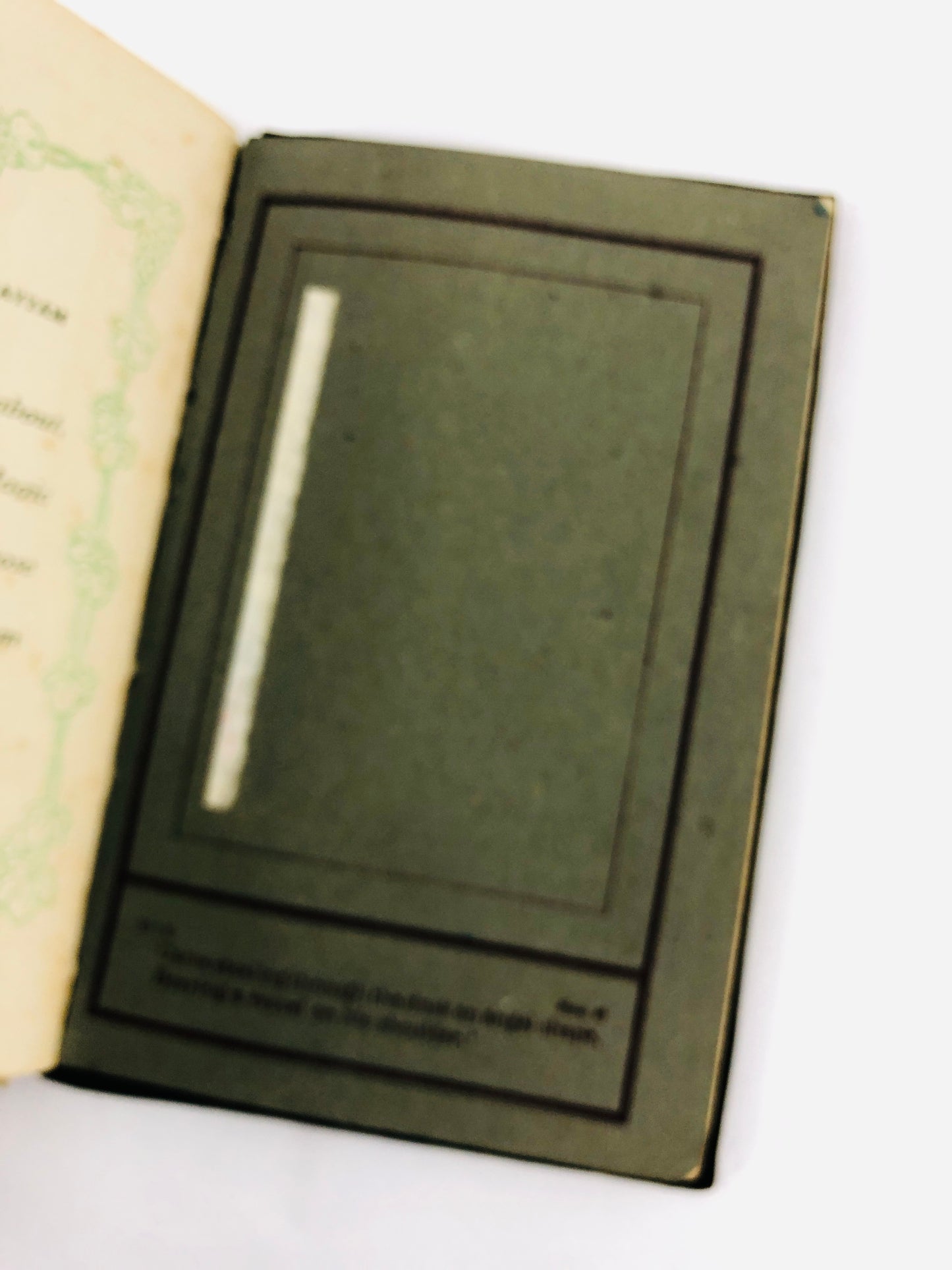 
                  
                    Antique Book  of Rubáiyát of Omar Khayyám - Collins (21585)
                  
                