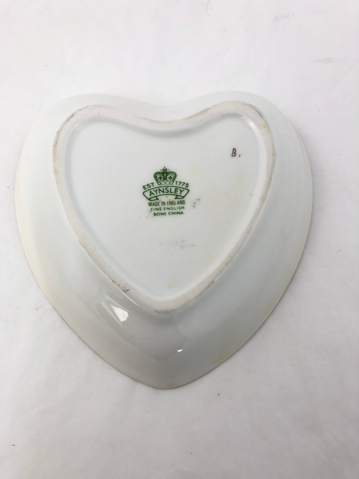 
                  
                    Aynsley - Orchard Gold Heart Trinket Dish (19321)
                  
                