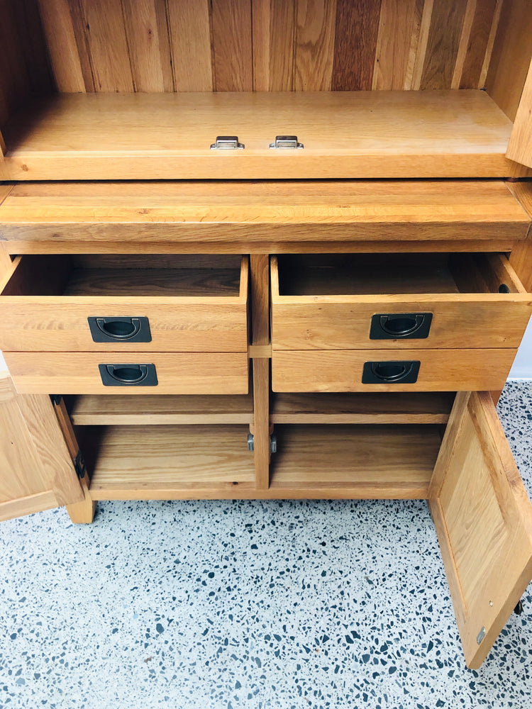 
                  
                    Stunning Besp-Oak Solid Oak 2 Piece Hutch Buffet Unit (21603)
                  
                