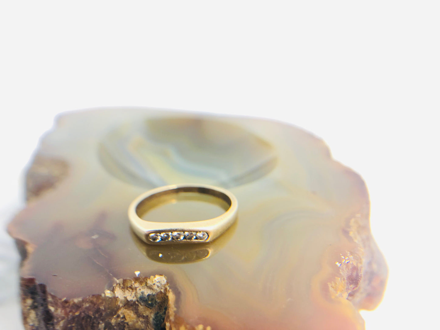 
                  
                    9ct Gold Diamond Curved Band x 5 Diamonds (21590)
                  
                