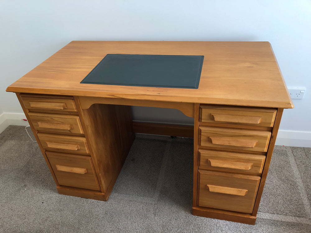 Rimu Executive Desk with Leather Top (20207)