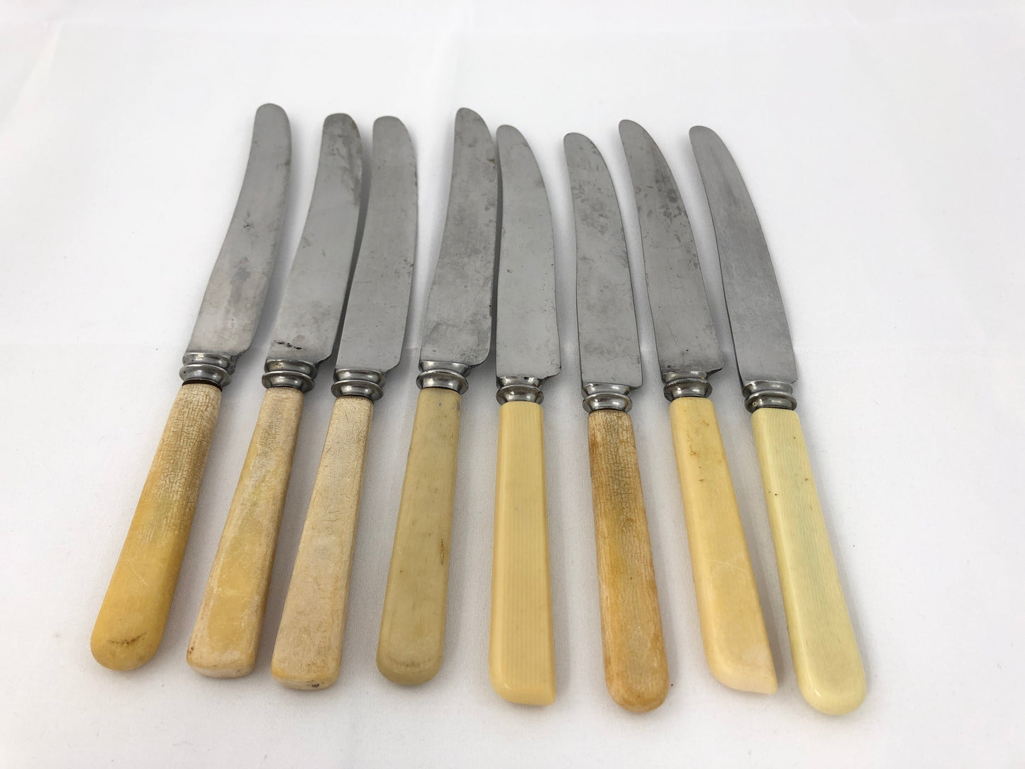 
                  
                    Sheffield - Dinner Knives x 8 (18641)
                  
                