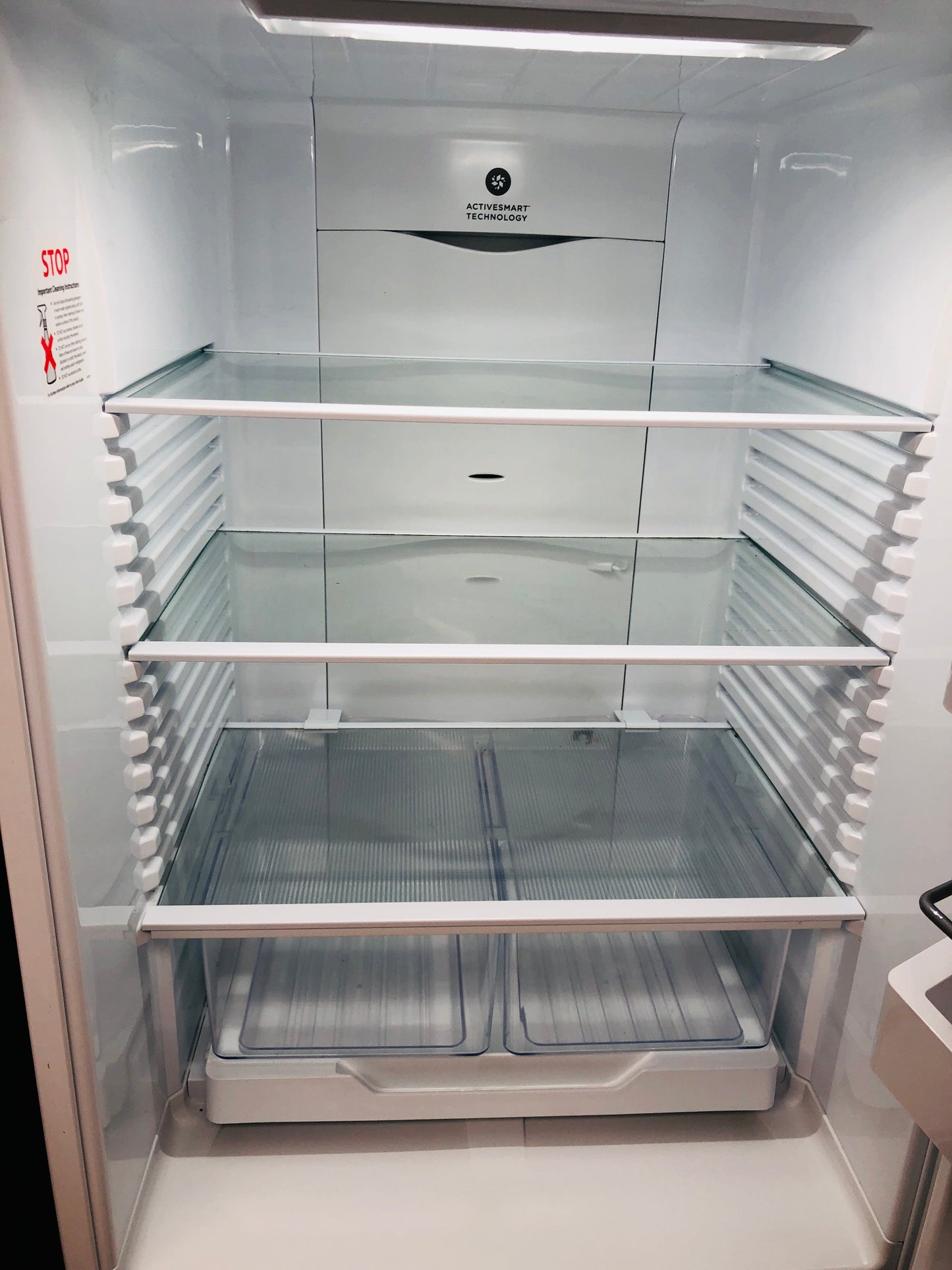
                  
                    Fisher & Paykel Fridge Freezer 373L.  (21594)
                  
                