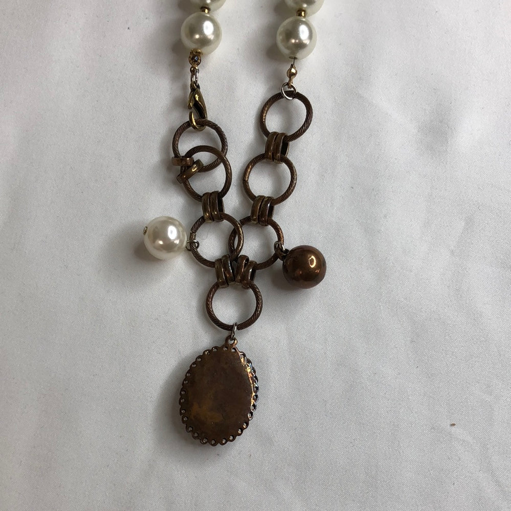 
                  
                    Vintage Necklace with Cameo (16972)
                  
                
