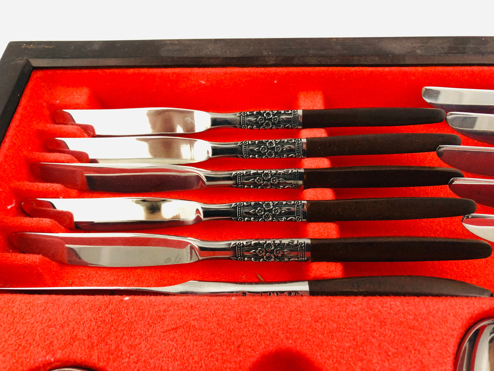 
                  
                    Vintage Oneida Northland Napa Valley Floral Stainless Flatware (20603)
                  
                