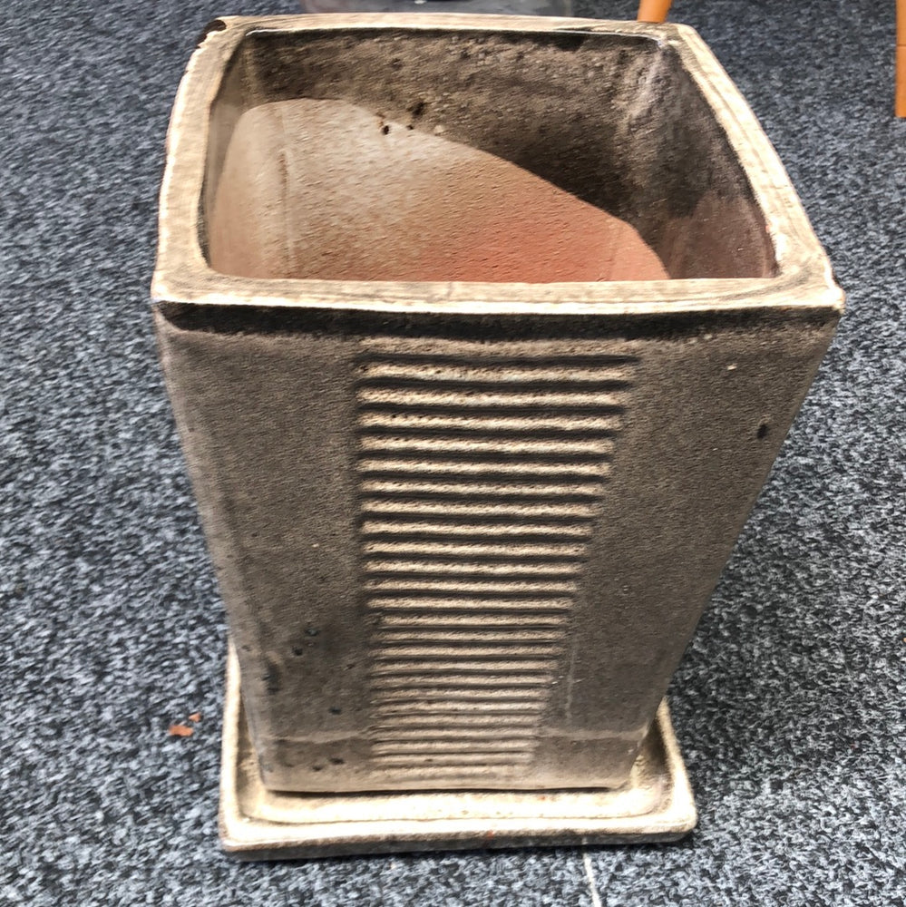 
                  
                    Ceramic Planter Pot (16782)
                  
                