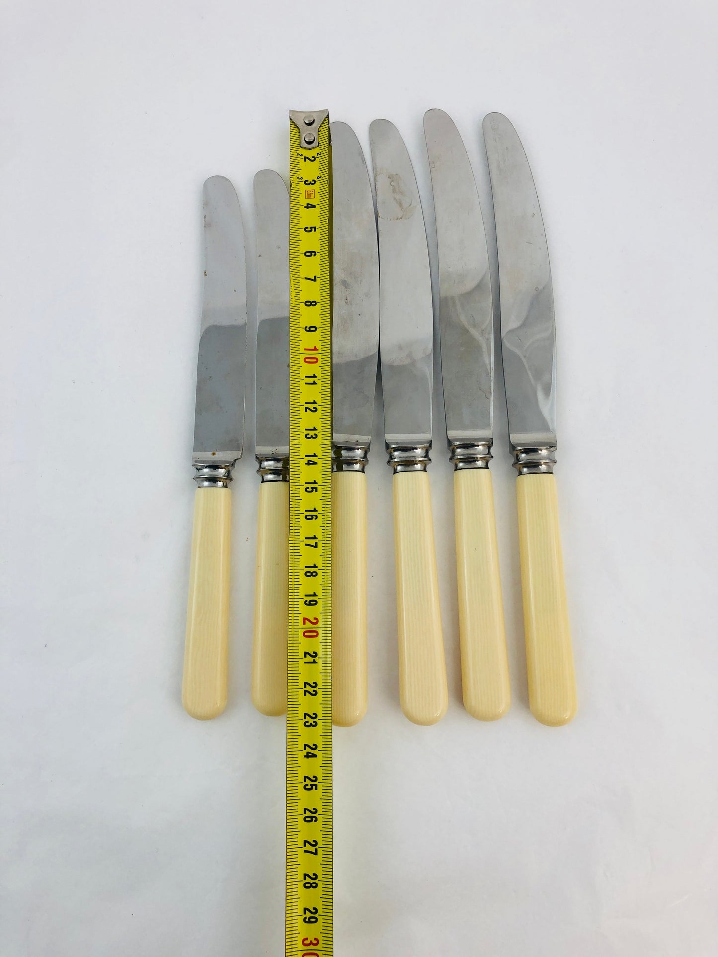 
                  
                    Grosvenor - Bone Handle Knives (21315)
                  
                