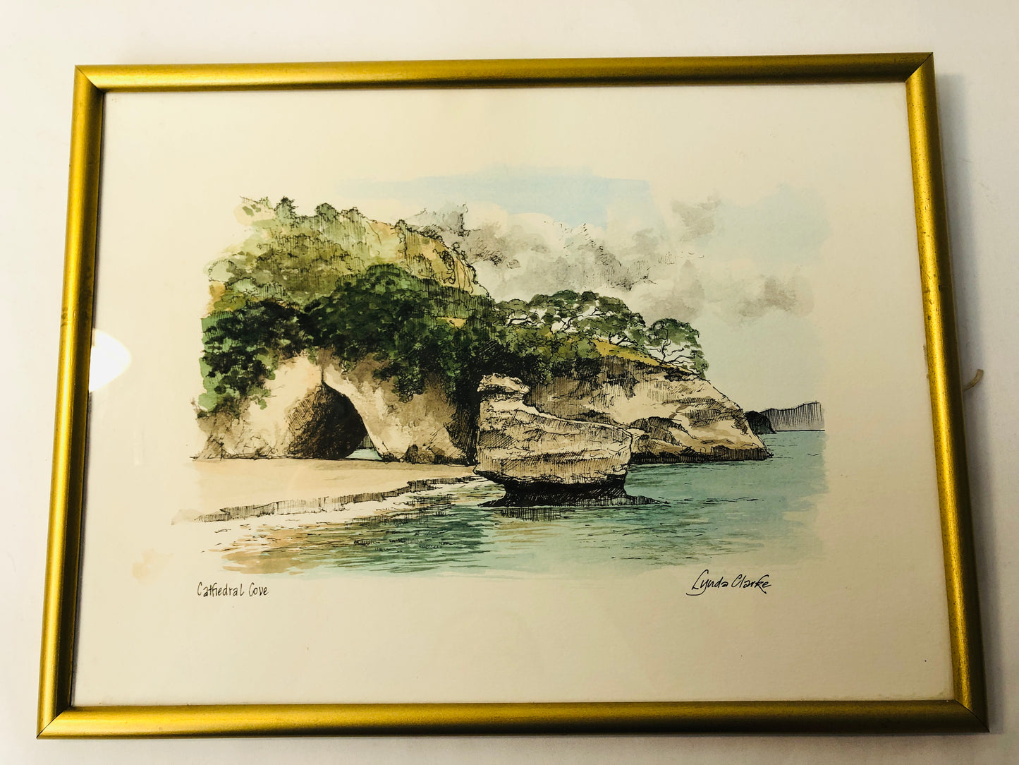 
                  
                    Lynda Clarke - Hahei Beach and Cathedral Cove (18284)
                  
                