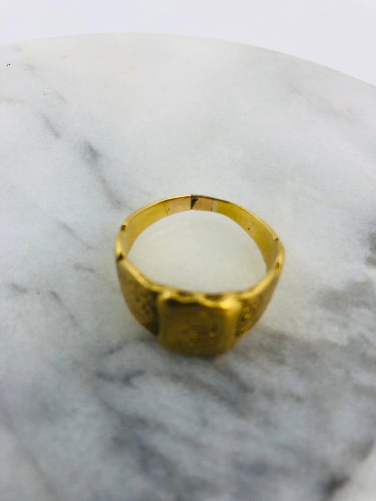 
                  
                    9K Gold Males Signet Ring - Solid (21592)
                  
                
