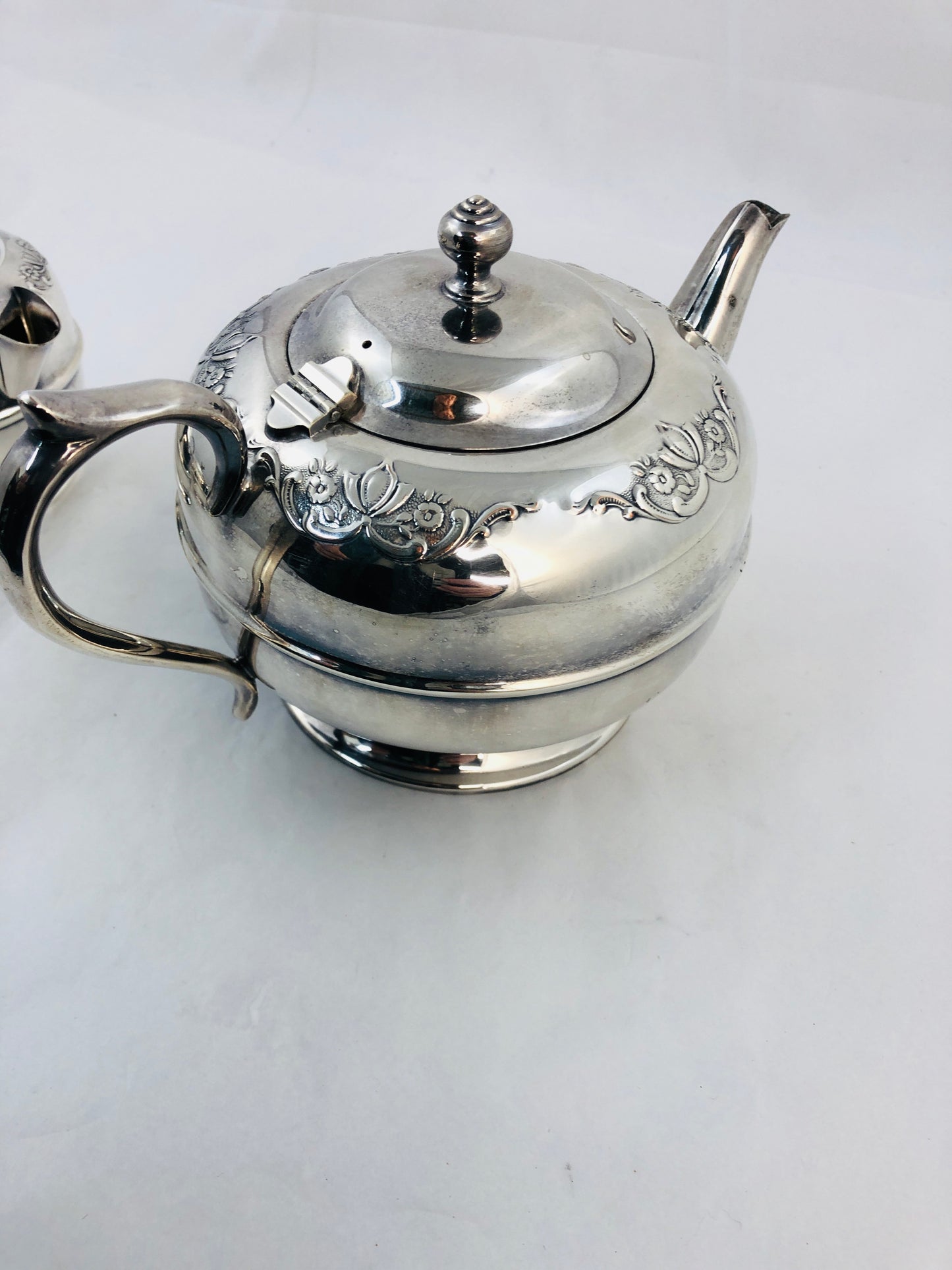 
                  
                    Deakin - Silver Plate Tea Set (21368)
                  
                