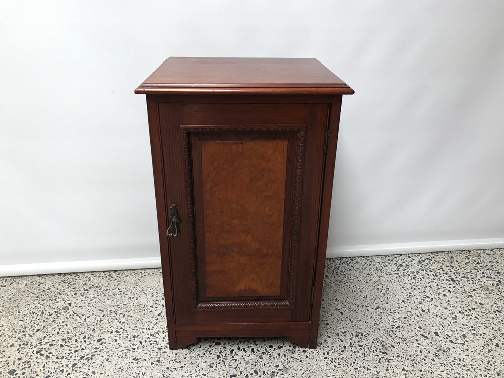 Gorgeous Cupboard Side Table / Bedside (20368)