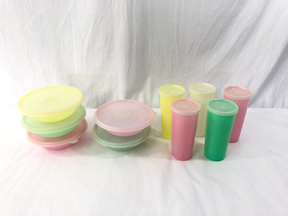 
                  
                    Vintage NZ Made Tupperware Bowls & Cups with Lids (21412)
                  
                