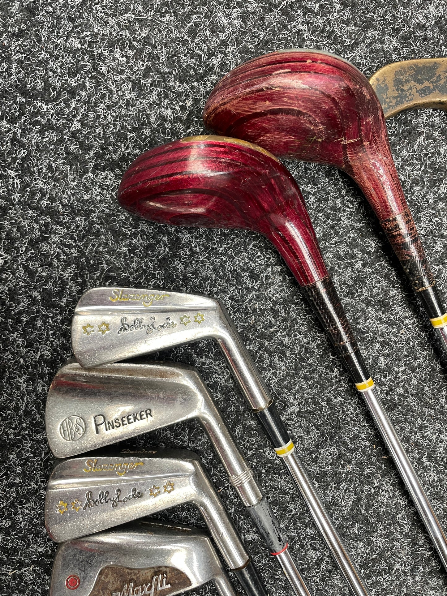 
                  
                    Golf Clubs x 15 - Various - Right Handed (18119)
                  
                