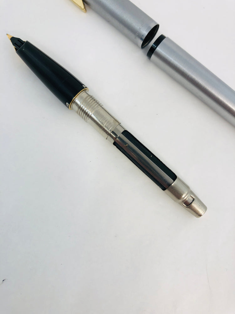 
                  
                    Vintage Sheaffer Fountain Pen - Gold Tip (21299)
                  
                