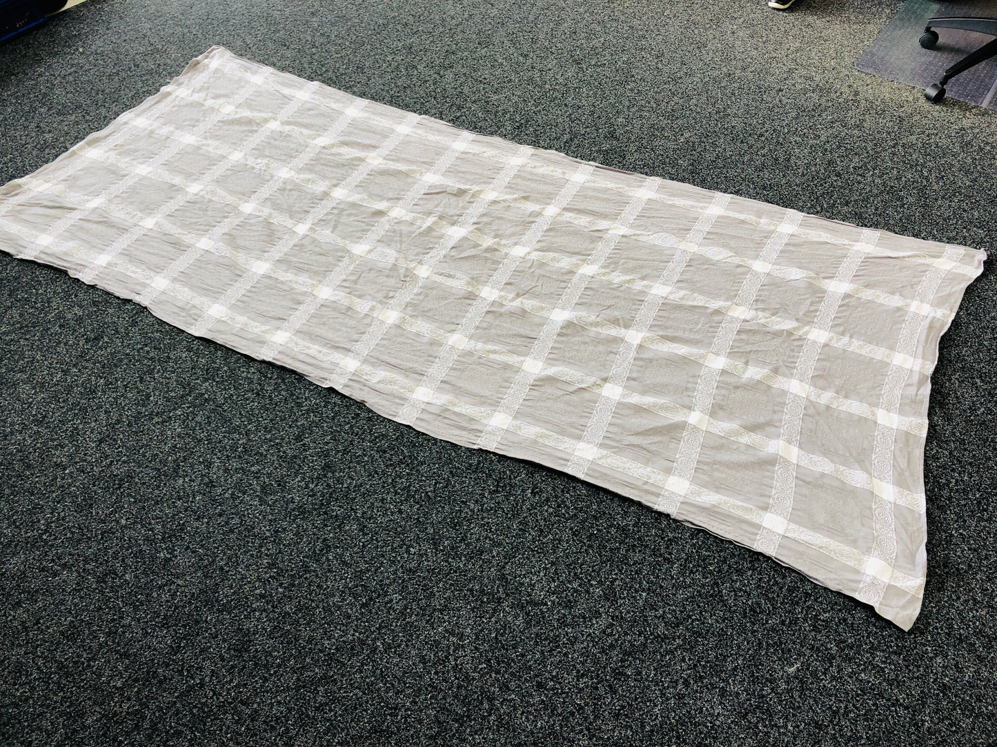
                  
                    Long Grey Linen Tablecloth with 10 Napkins (21664)
                  
                