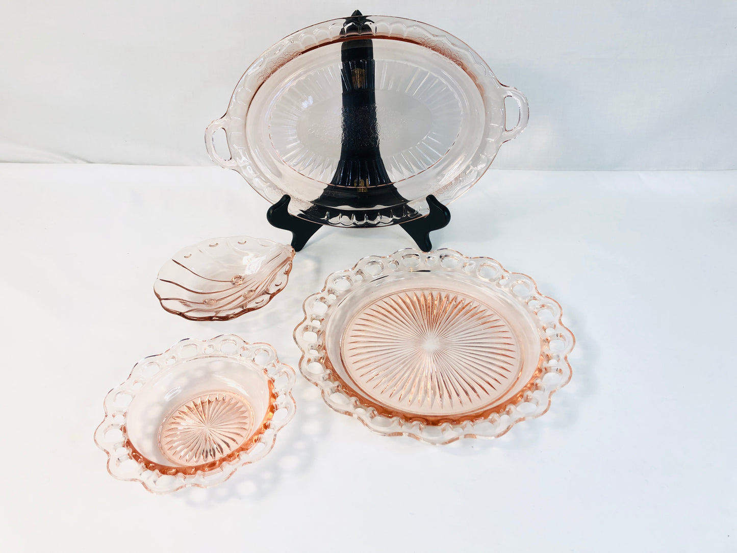 
                  
                    Pink Depression Glass Serving Dishes (18142)
                  
                