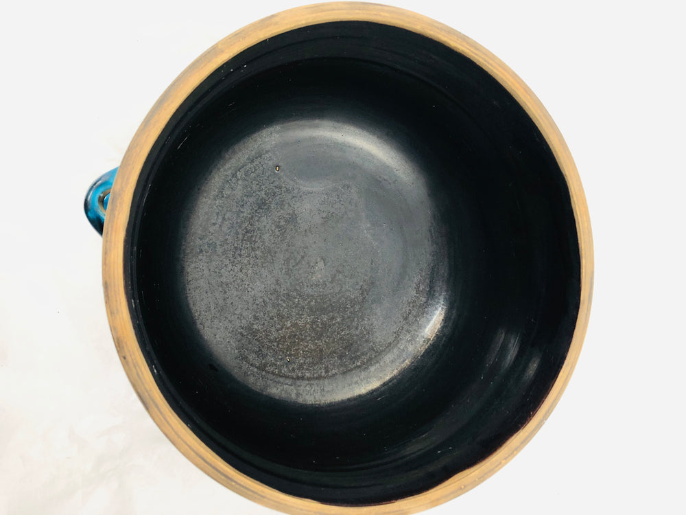 
                  
                    Beautifully Made Pottery Pot (21563)
                  
                