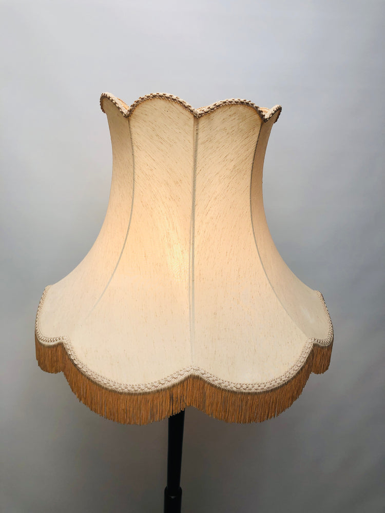
                  
                    Vintage Lamp - Large Shade (21768)
                  
                