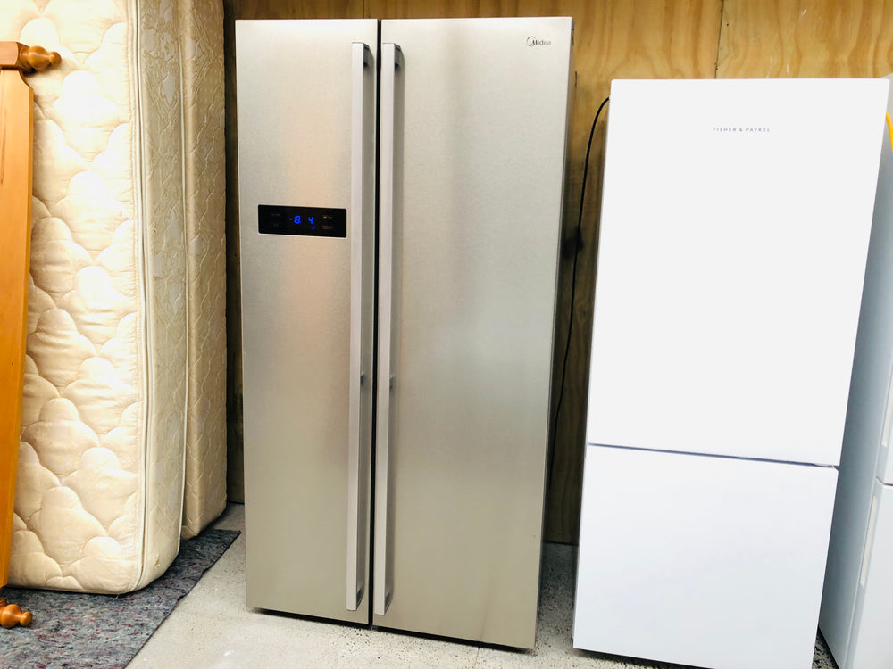 Midea - 584L Side by Side S/S Fridge Freezer (21601)